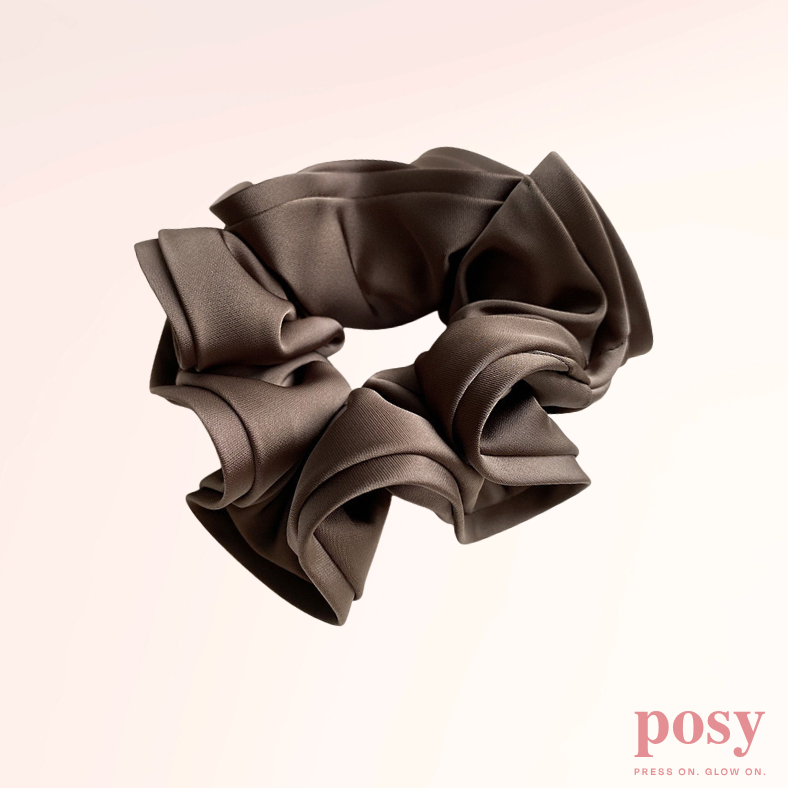 The Satin Bloom -scrunchie (ruskea)