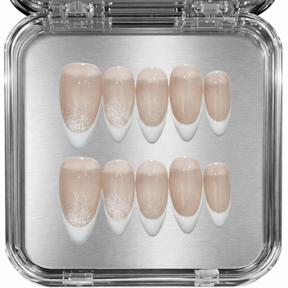 Set of beige and white nail tips - posy press-on kynnet